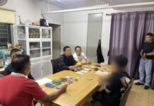 สืบหัวหมากบุกทลายแก๊งบัญชีม้าข้ามชาติ รวบเขมรตัวการคาหอ ยึดบัญชี 72 เล่ม ATM 55 ใบ ป้อนเว็บพนันนรก”