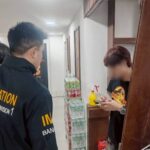 ตม.1 ผนึกกำลัง จัดหางาน ปูพรมตรวจย่านสุทธิสาร-ลาดพร้าว จับต่างด้าวทำงาน 9 ราย รวบหนุ่มเกาหลีแอบทำงานบาร์โฮส สืบเนื่องจาก พล.ต.อ.สำราญ นวลมา รอง ผบ.ตร.