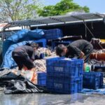 กระบะขนปลา ยางระเบิดพลิกคว่ำ ปลาเกลื่อนถนน เมื่อวันที่ 11 มีนาคม 2569 ศูนย์วิทยุสถานีตำรวจ