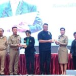 ผู้ว่าราชการจังหวัดนครปฐม ประชุมมอบนโยบายผู้บริหารท้องถิ่น เพื่อมอบนโยบายและวางแนวทางการปฏิบัติราชการ เน้นย้ำการทำงานเชิงรุกและแก้ไขปัญหายาเสพติด