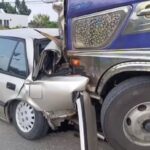 ตูมสนั่นภาพจากกล้องวงจรปิดจับวินาทีรถบรรทุกไก่ชนเก๋งลากไปไกล