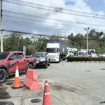 ประจวบคีรีขันธ์ _ ชาวบ้านและสวนในพื้นที่อำเภอทับสะแก เร่งนำรถมาเติมน้ำมัน ดีเซล หลังปั้มน้ำมันเปิดให้บริการ หมดภายใน 1 ชม.