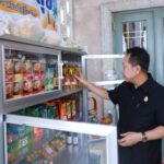 ผวจ.ชลบุรี ห่วงใย ปชช. มอบตู้น้ำปันสุข “ของในตู้คืออาหาร..แต่หัวใจที่อยู่เบื้องหลังคือความรัก”