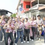 นนทบุรี-ชาวบางกรวยร่วมสืบสานประเพณีไทย ชุมชนหมู่บ้านธนากร 2 จัดงานทำบุญสรงน้ำพระและรดน้ำดำหัวผู้สูงอายุ รับสิริมงคลต้อนรับ