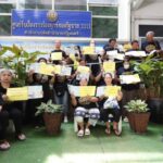 ชาวบ้านหมู่บ้านออมทอง ร้องนายกฯ จี้เอาผิดวัดดัง ย่านบางปู สมุทรปราการ หลังซื้อบ้านบนที่วัด ผ่อนธนาคารหมดแล้ว แต่วัดเตรียมฟ้องยึดบ้าน ชี้เข้าข่ายฉ้อโกง หวังนายกฯ ให้ความเป็นธรรม