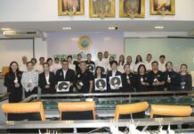 นนทบุรี-กรมพัฒนาฝีมือแรงงานจับมือ สภาสังคมสงเคราะห์ฯ หนุนสตรีนนทบุรี ประดิษฐ์ดอกไม้เชิงวัฒนธรรม 3,500 ชิ้น ถวายเป็นพระราชกุศลฯ