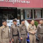 ผู้ว่า-ตร. แถลงรวบ 5 โจ๋เมียนมาร์ รุมทำร้ายวัยรุ่นไทย ชิงรองเท้า แถมถุยน้ำลายซ้ำ