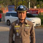 ผกก.บ้านบึง ร่วมนายก ทต.หนองชาก แก้ปัญหา ความเดือดร้อนผู้ใช้รถ ทางหลวงเส้นบ้านบึง-แกลง หน้าโรงงาน QMB