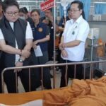 รมช.ดีอี รุดเยี่ยมผู้บาดเจ็บเหตุรถชนพระธุดงค์ ณ รพ.มุกดาหาร กำชับเยียวยาและดูแลเต็มกำลัง