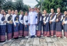 ใต้ร่มพระบารมี:คนของแผ่นดิน