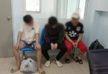 ตำรวจทางหลวง CIB สกัดกระบะลอบขนชาวจีนเถื่อน 3 ราย พบ 2 รายติดหมายจับแดง “เรดโนติส” ของจีน คนขับรับสารภาพได้ค่าจ้าง 9,000 บาท