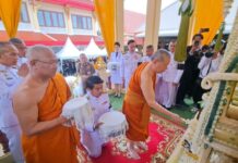นนทบุรี ริ้วขบวนเจ้าหน้าที่เคลื่อนร่าง นายกเด