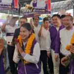 ศึกเลือกตั้งนายก อบจ.นนทบุรี นฤพนธ์ ผู้สมัครนายก อบจ.นนทบุรี กลุ่มผึ้งหลวง พร้อมลูกสาวอดีตนายกธงชัย ลงพื้นที่หาเสียง