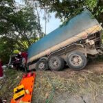 จ.อยุธยา สุดสลด…ผัวฆ่าเมียข้ามจังหวัด ขับกระบะไปลาลูก ก่อนพุ่งชน 18 ล้อ เสียชีวิต !!!