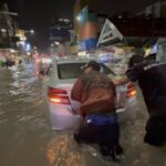 ฝนกระหน่ำพัทยา นานกว่า 1 ชั่วโมง ทำถนนหลายสายจมบาดาล รถเล็กสัญจรไม่ได้ เจ้าหน้าที่เร่งอำนวยความสะดวกประชาชน