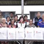 เหล่ากาชาดจังหวัดฉะเชิงเทรา ลงพื้นที่ส่งต่อ “ธารน้ำใจ” ถึงมือประชาชนบางน้ำเปรี้ยว
