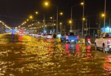สัตหีบอ่วม! ฝนตกหนัก มวลน้ำมหาศาลท่วมฉับพลัน ถนนสุขุมวิทหลายจุดน้ำท่วมสูง