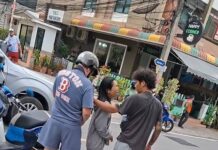 หนุ่มร้านกัญชาสลิ้งแตก!! รัวหมัดใส่ฝรั่งหัวหมอ แค้นหลอกซื้อกัญชา-ปลอมสลิป มูลค่าเกือบ 3 หมื่นบาท