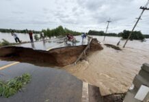 ถนนขาด ถนนหลวง เส้นเศรษฐกิจ 3076 หลักกิโลเมตรที่ 131