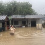ระดมช่วยเหลือประชาชนเร่งด่วน อำเภอท่าตะเกียบวิกฤตระดับ 4-5 น้ำหลากทะลักเข้าท่วมหลายพื้นที่