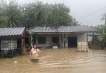 ระดมช่วยเหลือประชาชนเร่งด่วน อำเภอท่าตะเกียบวิกฤตระดับ 4-5 น้ำหลากทะลักเข้าท่วมหลายพื้นที่