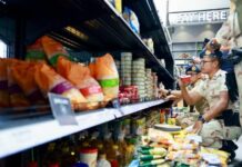 ผู้ว่าฯ ภูเก็ต ลุยตรวจ “ชาบัด ป่าตอง” ครบ 7 วัน สั่งอายัดสินค้าทั้งหมด-จี้สอบฉลากไทย