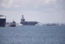 ปิดฉากภารกิจเยือนไทย กำลังพลสหรัฐฯ 5,000 นายกลับขึ้น “USS Abraham Lincoln” นักท่องเที่ยวแห่รอชมเรืออำลาแหลมฉบัง