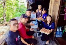 นายอำเภอนครชัยศรี จับมือ นายก อบต.นครชัยศรี นำทีมลุย! ลงพื้นที่มอบถุงยังชีพ ช่วยผู้ประสบภัยน้ำท่วม