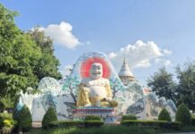 กาญจนบุรี เจ้าอาวาสวัดถาวรวรารามรับมือมวลน้ำหลากผ่านพระตำหนักได้ทันท่วงที ไร้ความเสียหาย พร้อมเชิญชวนนักท่องเที่ยวร่วมสักการะสิ่ง