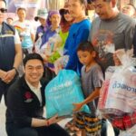 สส.กอล์ฟ เร่งช่วยผู้ประสบอุทกภัยกาญจนบุรี “พม.” มอบถุงยังชีพ 280 ครัวเรือน ผนึกกำลังทุกภาคส่วนบรรเทาความเดือดร้อนประชาชน